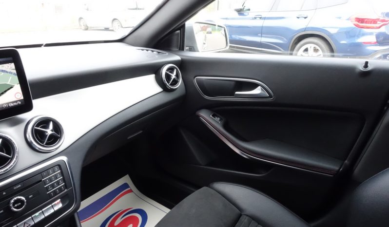 MERCEDES CLASSE CLA 180 BERLINE 7G-DCT PHASE 2  AMG-LINE complet