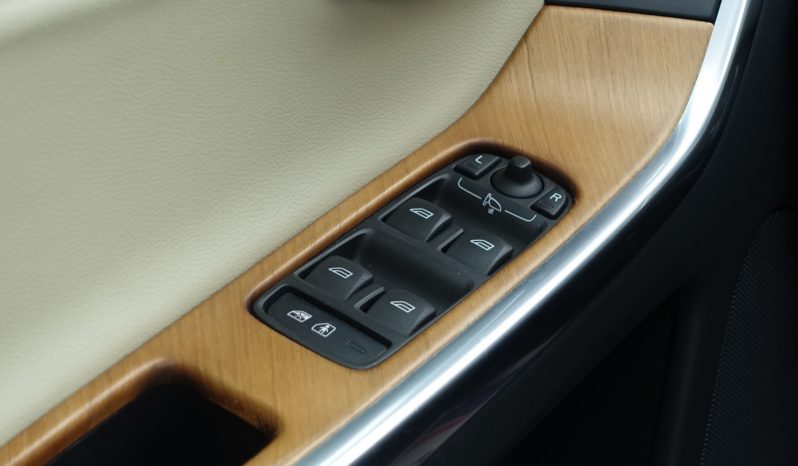 VOLVO XC 60 2.0L D3 150 CH GEARTRONIC LUXURY complet