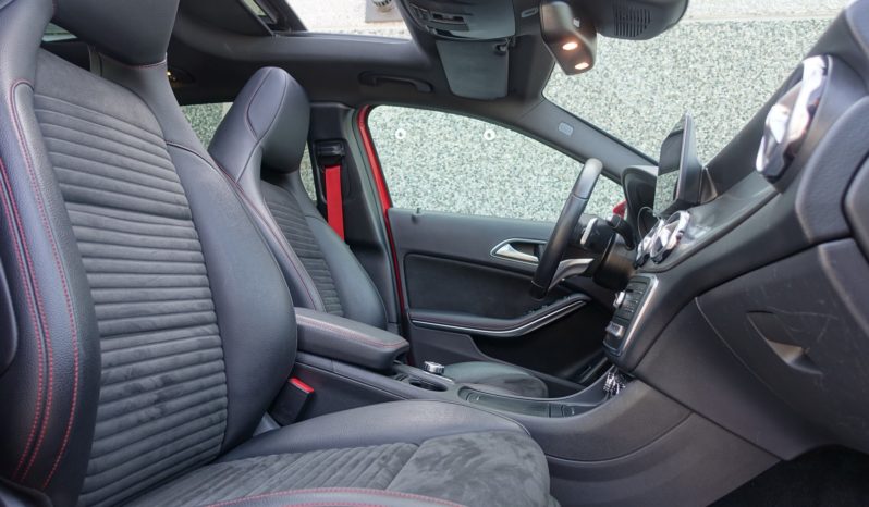 MERCEDES CLASSE GLA 200 156 CH( Essence )  PACK AMG complet