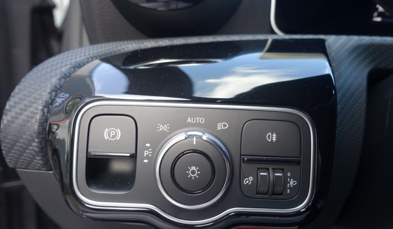 NOUVELLE MERCEDES CLASSE A 180 136 CH ( Essence ) complet