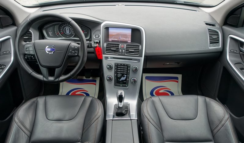 VOLVO XC 60 2.0L D3 150 CH  KINETIC complet