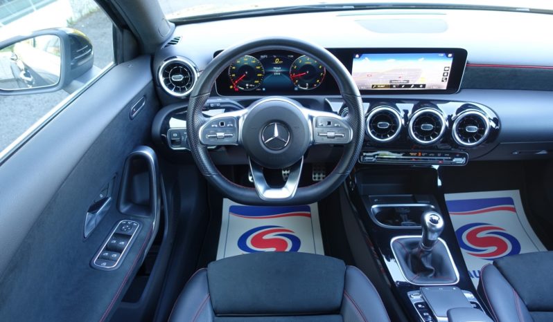 NOUVELLE MERCEDES CLASSE A 180 ( Essence )  AMG-LINE complet