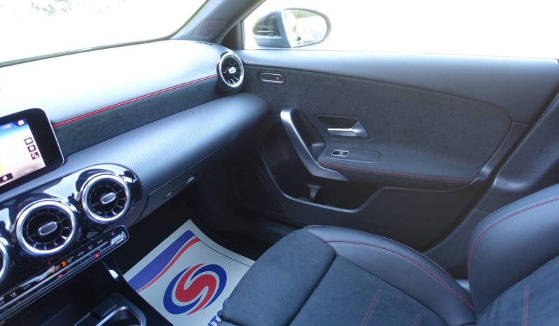 NOUVELLE MERCEDES CLASSE A 180 ( Essence )  AMG-LINE complet