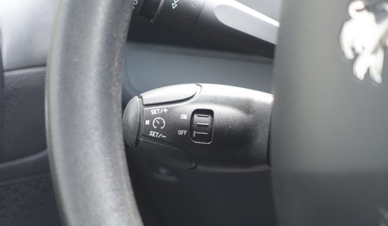 PEUGEOT 208 1.6L HDI 100CH 5 PORTES complet
