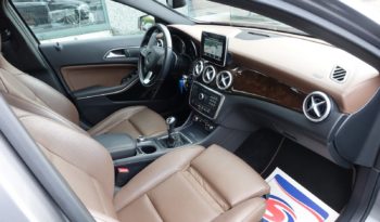 MERCEDES CLASSE GLA 180 D  INTUITION complet