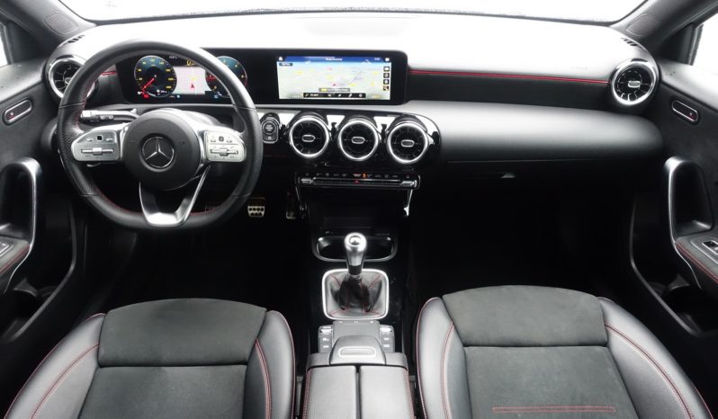 NOUVELLE MERCEDES CLASSE A 180 D  AMG-LINE complet