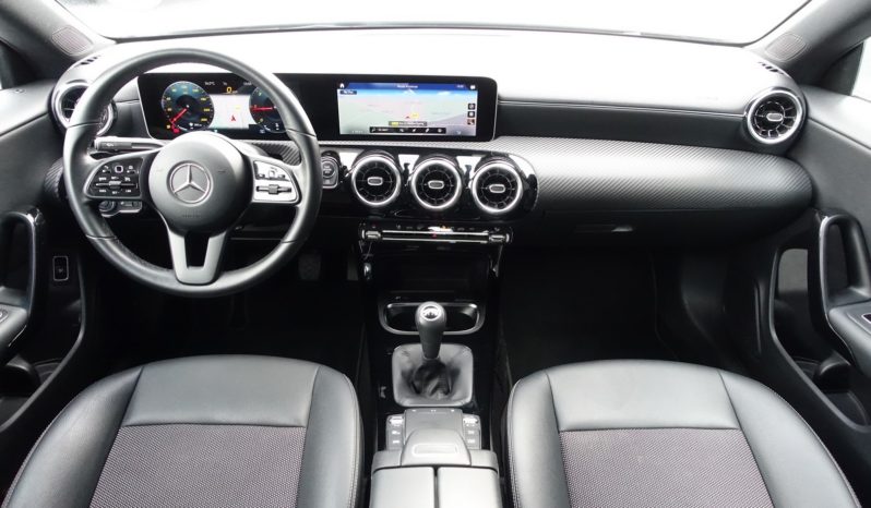 NOUVELLE MERCEDES CLASSE CLA BERLINE 180D complet