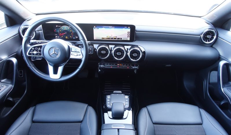 NOUVELLE MERCEDES CLASSE CLA BERLINE 180 7G-DCT complet