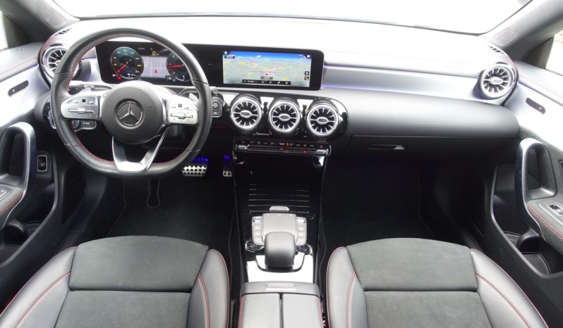 MERCEDES CLASSE CLA 200D CDI SHOOTING BRAKE 150 CH 8G-Dct AMG-LINE complet