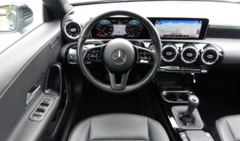 NOUVELLE MERCEDES CLASSE CLA BERLINE 180 ( Essence ) complet