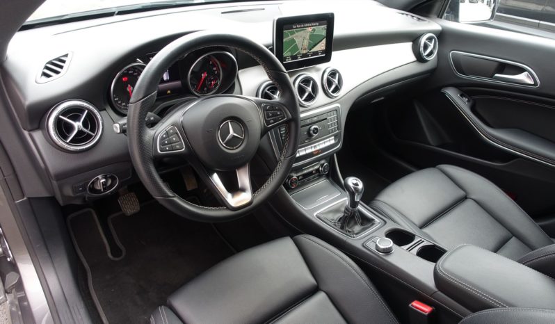 MERCEDES CLASSE CLA 200D SHOOTING BRAKE complet