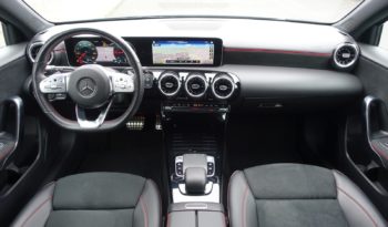 NOUVELLE MERCEDES CLASSE A 180 D 7G-DCT AMG-LINE complet