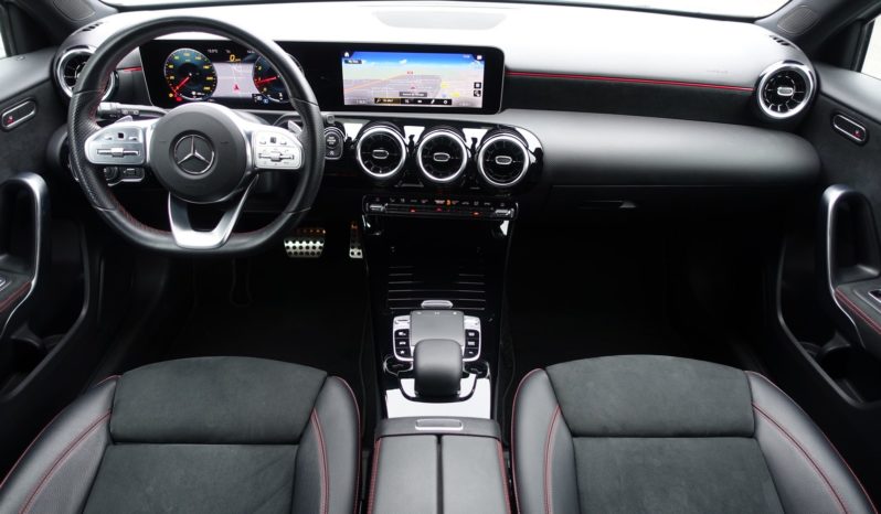 NOUVELLE MERCEDES CLASSE A 180 AMG-LINE complet