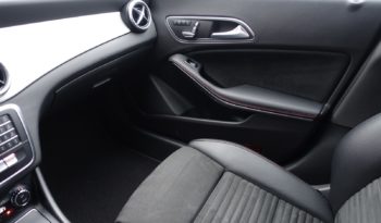 MERCEDES CLASSE CLA 200 BERLINE 7G-Dct 156ch AMG-LINE complet