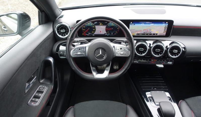 NOUVELLE MERCEDES CLASSE A 180 D 7G-DCT AMG-LINE complet