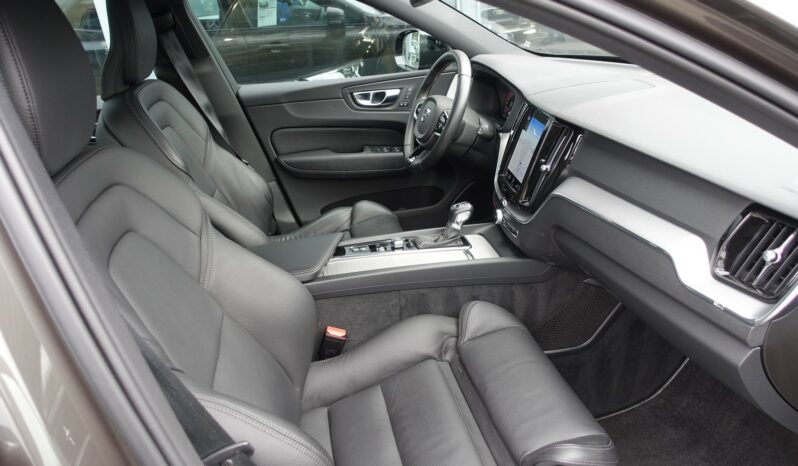 VOLVO XC 60 D4 2.0 L GEARTRONIC 190CH R-DESIGN complet