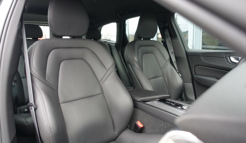 VOLVO XC 60 D4 2.0 L GEARTRONIC 190CH R-DESIGN complet