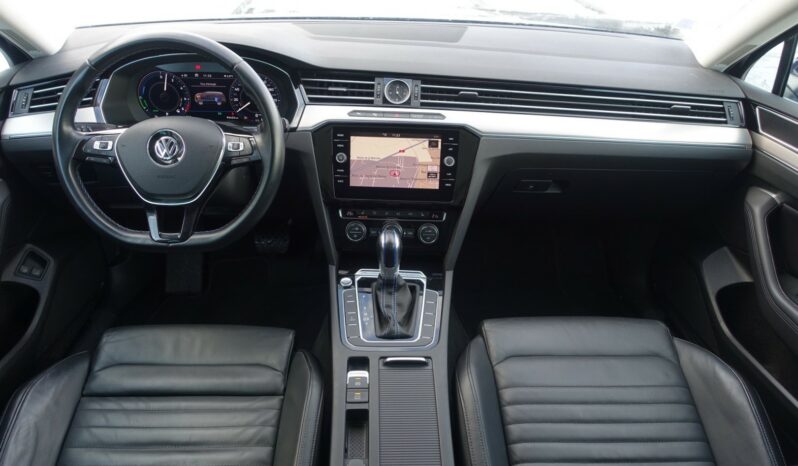VOLKSWAGEN PASSAT SW 218 CH GTE HYBRIDE RECHARGEABLE DSG complet
