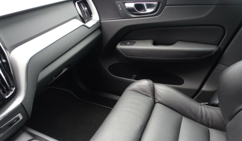 VOLVO XC 60 D4 2.0 L GEARTRONIC 190CH R-DESIGN complet