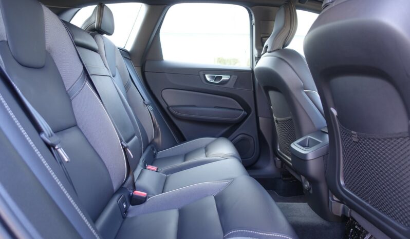 VOLVO XC 60 D4 2.0 L GEARTRONIC 163CH R-DESIGN complet