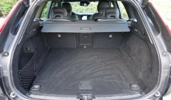 VOLVO XC 60 D4 2.0 L GEARTRONIC 163CH R-DESIGN complet