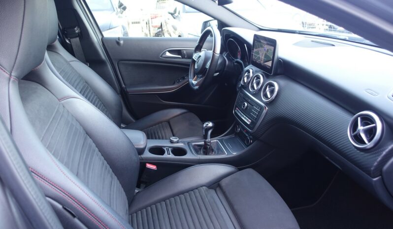 MERCEDES CLASSE A 200 D PHASE 2 AMG-LINE complet