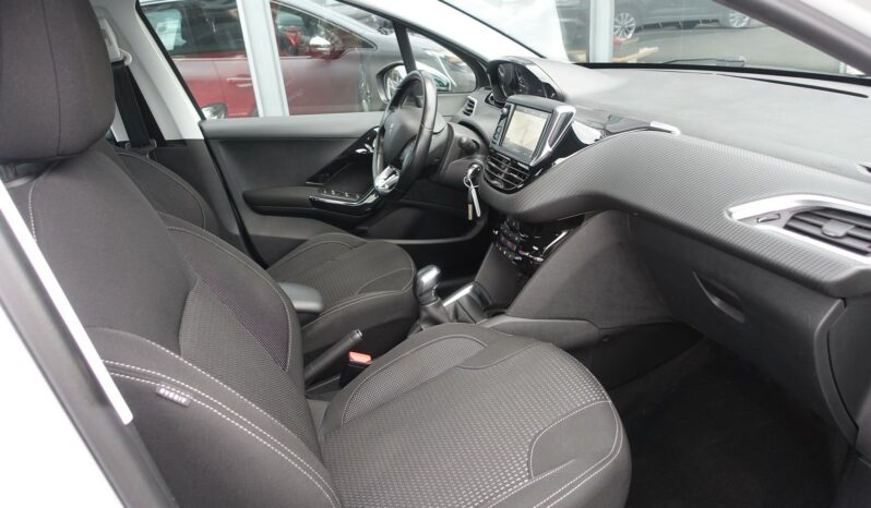 PEUGEOT 208 1.6L HDI PHASE 2 100 CH  ALLURE complet