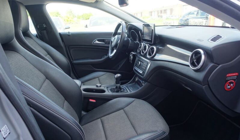 MERCEDES CLASSE CLA 180 CDI BERLINE complet