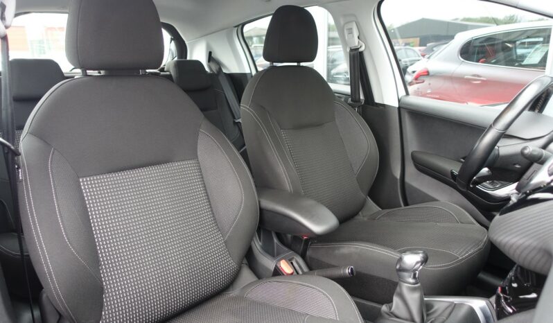PEUGEOT 208 1.6L HDI PHASE 2 100 CH  ALLURE complet