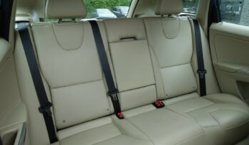 VOLVO XC 60 2.0L D4 FWD 190 CH complet