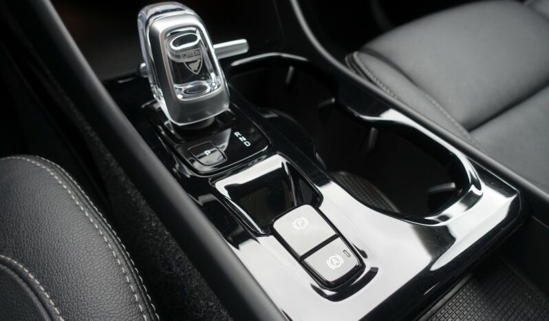 VOLVO XC 40 T4 HYBRIDE RECHARGEABLE GEARTRONIC 211 CH INSCRIPTION complet