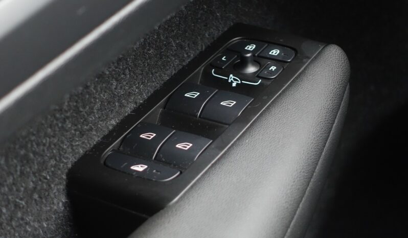 VOLVO XC 40 T4 HYBRIDE RECHARGEABLE GEARTRONIC 211 CH INSCRIPTION complet