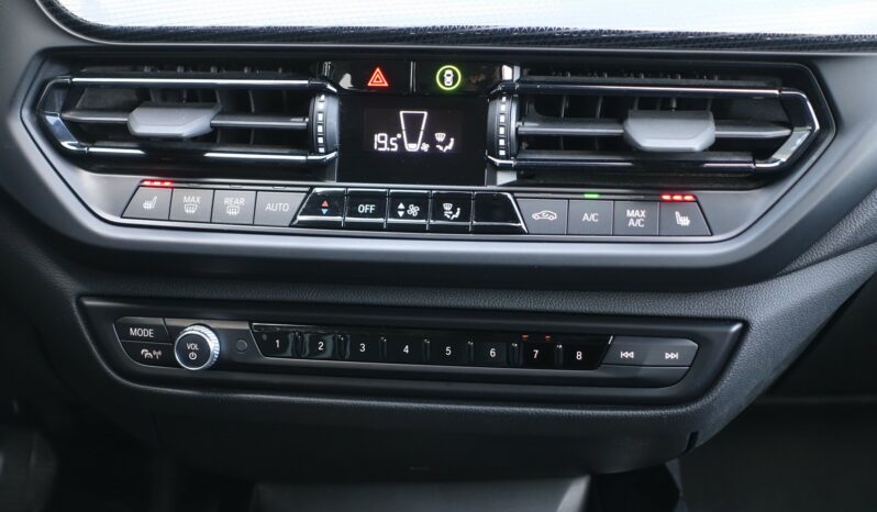 BMW 118 IA 136 CH SERIE 1 DKG complet