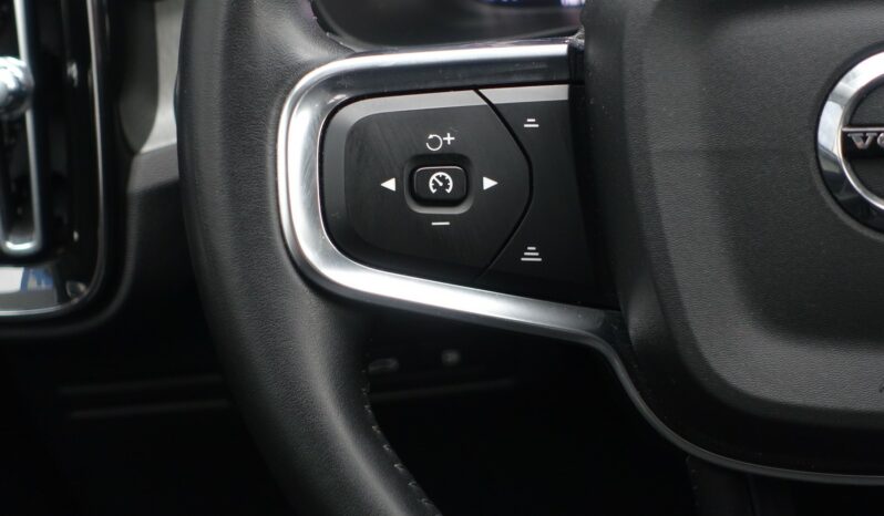 VOLVO XC 40 T4 HYBRIDE RECHARGEABLE GEARTRONIC 211 CH INSCRIPTION complet
