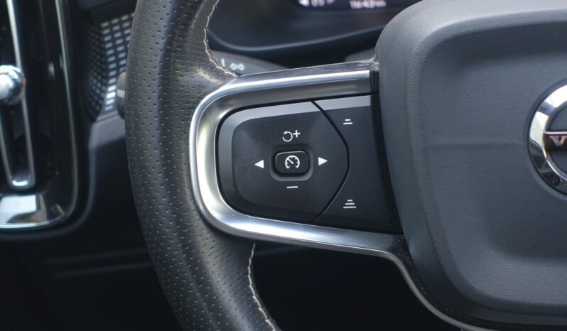 VOLVO XC 40 D3 GEARTRONIC 150CH R-DESIGN complet