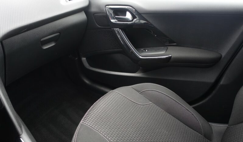 PEUGEOT 208 1.6L HDI PHASE 2 100 CH  ALLURE complet