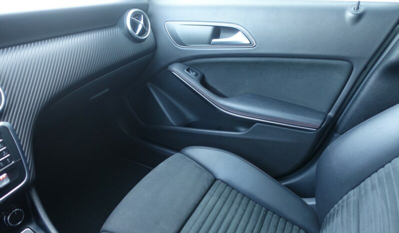 MERCEDES CLASSE A 200 D PHASE 2 AMG-LINE complet