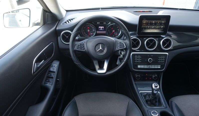 MERCEDES CLASSE CLA 180 CDI BERLINE complet