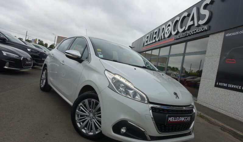 PEUGEOT 208 1.6L HDI PHASE 2 100 CH  ALLURE complet
