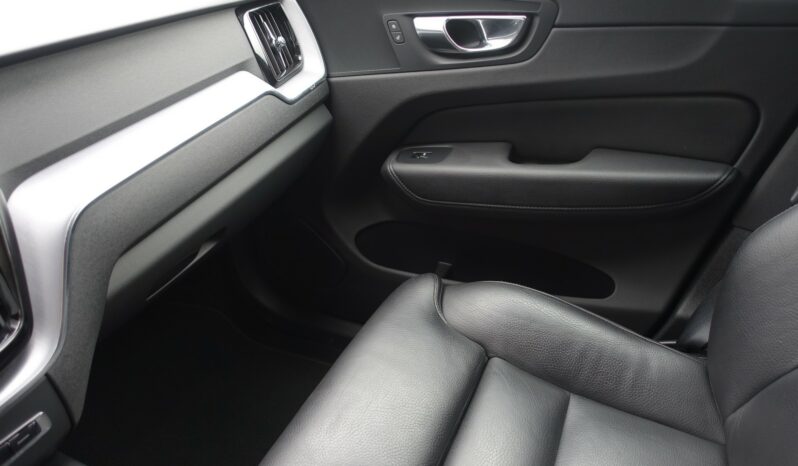 VOLVO XC 60 D4 2.0 L GEARTRONIC 163CH MOMENTUM complet