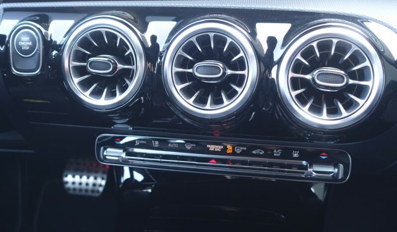 MERCEDES CLASSE CLA 250 E HYBRIDE RECHARGEABLE 218 CH  AMG-LINE complet