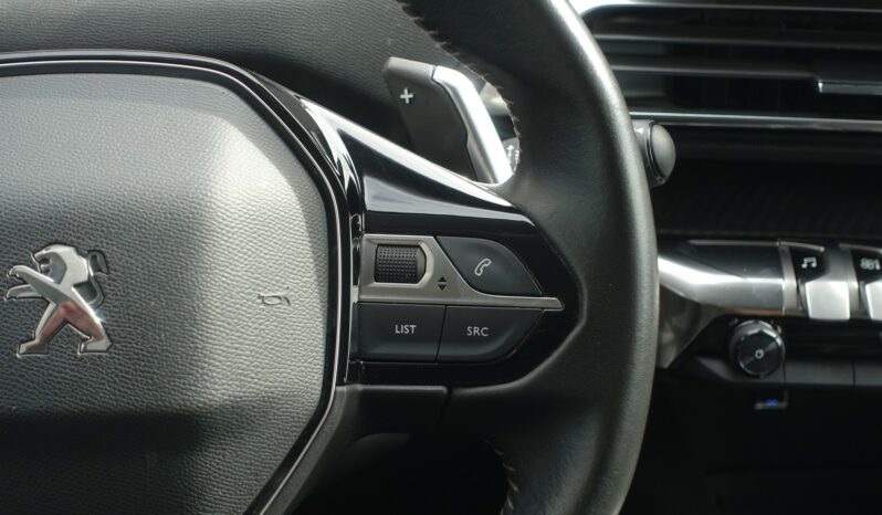 PEUGEOT 5008 1.5 L BLUEHDI EAT8 7 PLACES 130 CH complet