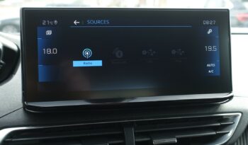 PEUGEOT 5008 1.5 L BLUEHDI EAT8 7 PLACES 130 CH complet