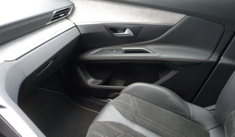PEUGEOT 5008 1.5 L BLUEHDI EAT8 7 PLACES 130 CH GT complet