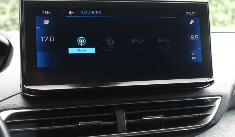 PEUGEOT 5008 1.5 L BLUEHDI EAT8 7 PLACES 130 CH GT complet