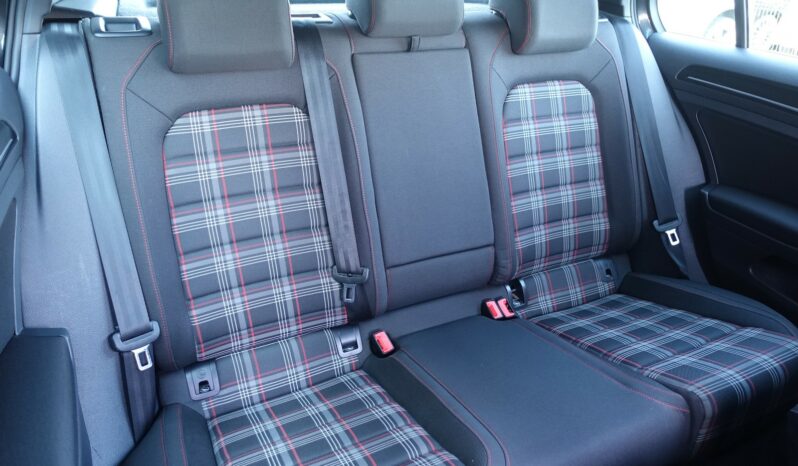 VOLKSWAGEN GOLF VII 2.0 GTI PERFORMANCE DSG6 230CH 5 PORTES complet