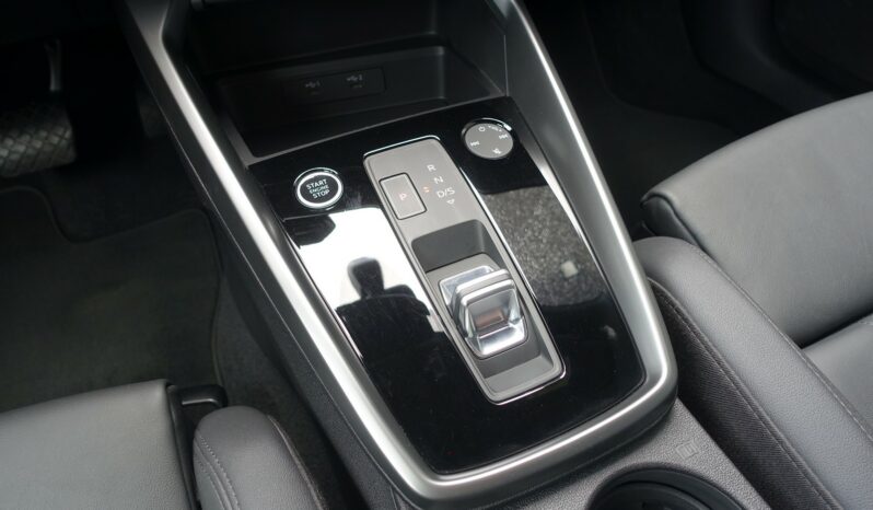 AUDI A3 SPORTBACK 45 COMPETITION TFSI E TRON S-TRONIC 245 CH HYBRIDE RECHARGEABLE S-LINE complet