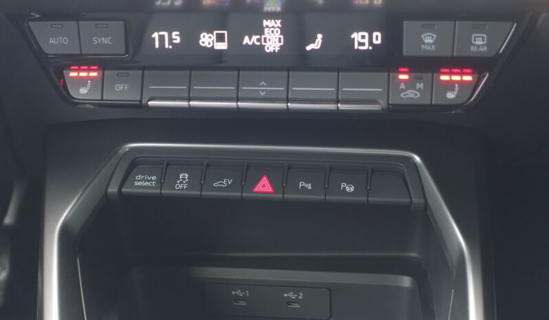 AUDI A3 SPORTBACK 45 COMPETITION TFSI E TRON S-TRONIC 245 CH HYBRIDE RECHARGEABLE S-LINE complet