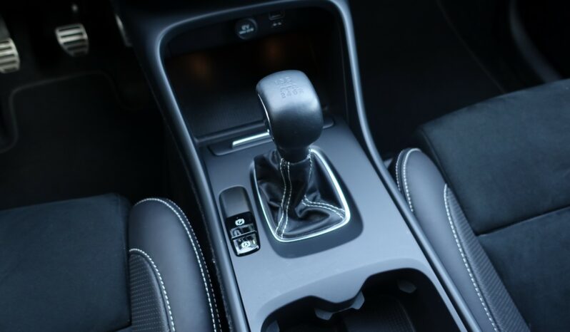 VOLVO XC 40 D3 2.0 L 150CH R-DESIGN complet