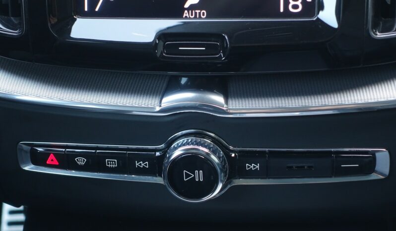 VOLVO XC 60 T8 4WD HYBRIDE RECHARGEABLE GEARTRONIC 390 CH  R-DESIGN complet